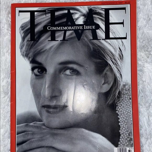 LOT OF VINTAGE 1997 PRINCESS DIANA MAGAZINES - Picture 4 of 6